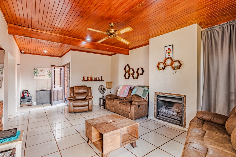 3 Bedroom Property for Sale in Dorandia Gauteng
