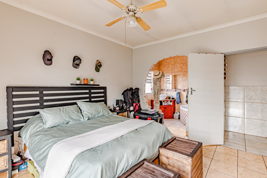 3 Bedroom Property for Sale in Dorandia Gauteng