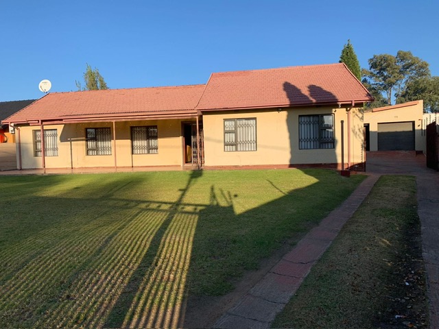 4 Bedroom Property for Sale in Kibler Park Gauteng