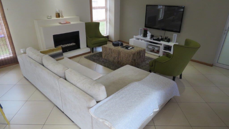 To Let 4 Bedroom Property for Rent in Silverwoods Country Estate Gauteng