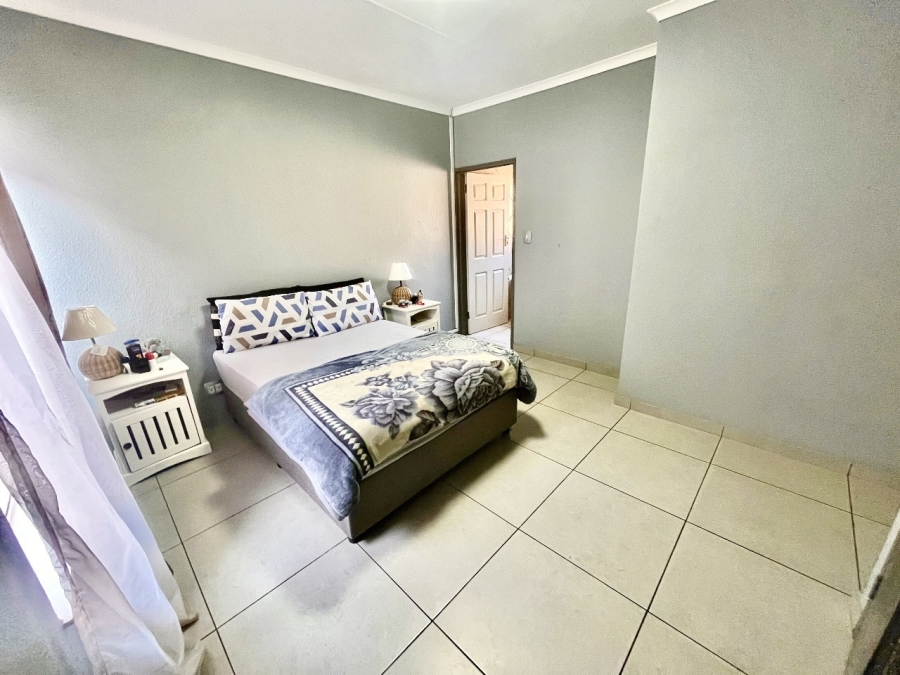 1 Bedroom Property for Sale in Verwoerdpark Gauteng