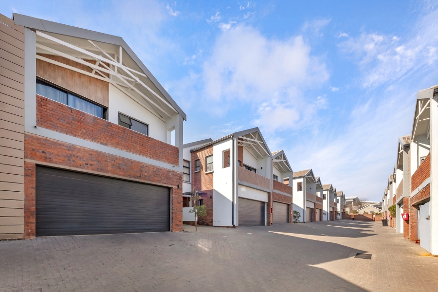 3 Bedroom Property for Sale in Ferndale Gauteng