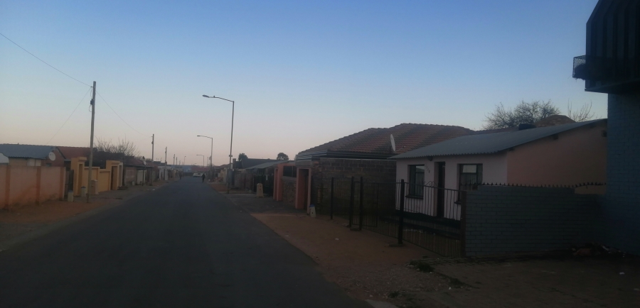 1 Bedroom Property for Sale in Kagiso Gauteng