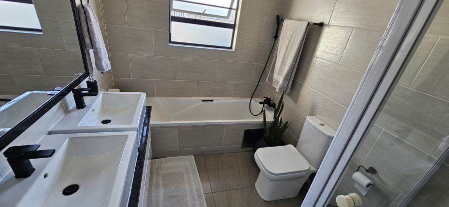 3 Bedroom Property for Sale in Meyersdal Gauteng