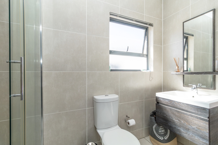 1 Bedroom Property for Sale in Petervale Gauteng