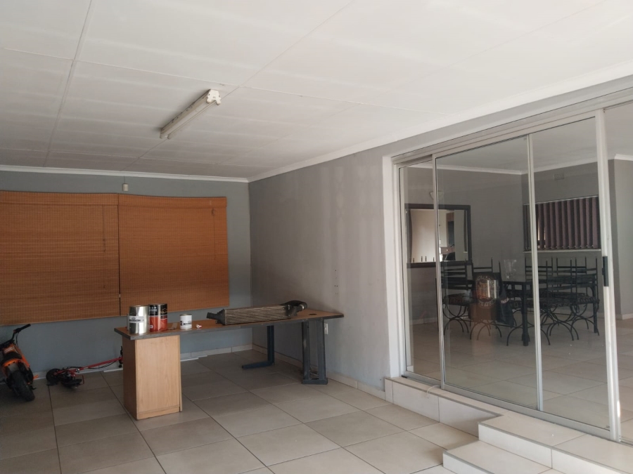 3 Bedroom Property for Sale in Buyscelia Gauteng