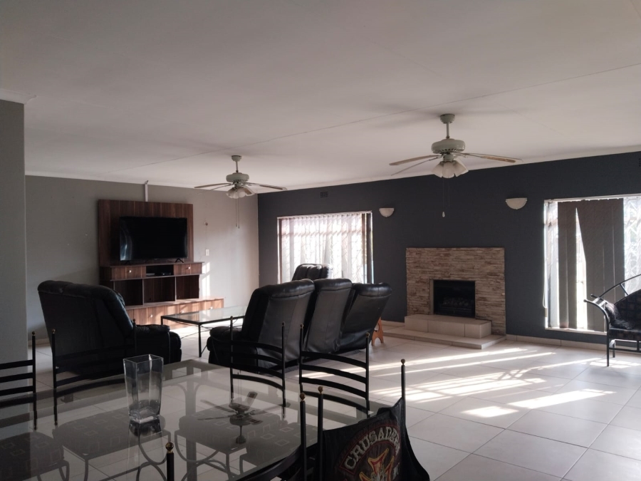 3 Bedroom Property for Sale in Buyscelia Gauteng