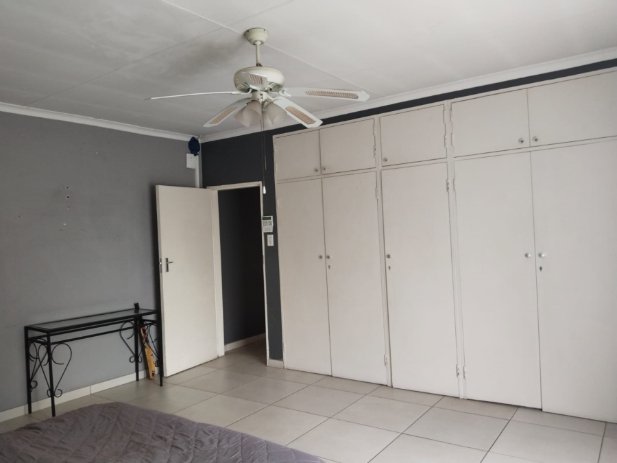 3 Bedroom Property for Sale in Buyscelia Gauteng