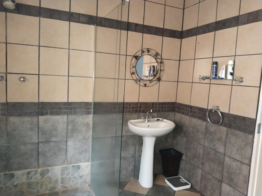 3 Bedroom Property for Sale in Buyscelia Gauteng