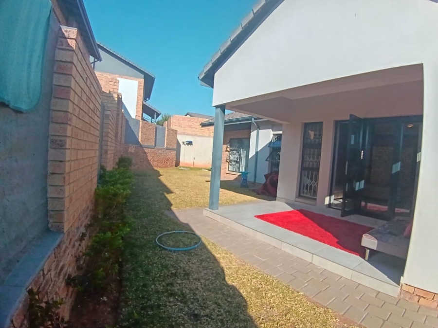 3 Bedroom Property for Sale in Amberfield Gauteng