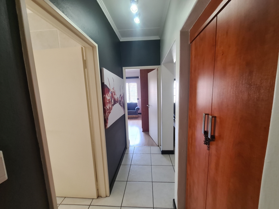 2 Bedroom Property for Sale in Sunninghill Gauteng