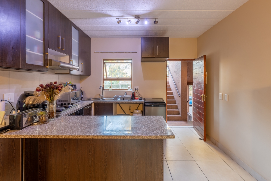 1 Bedroom Property for Sale in Magaliessig Gauteng
