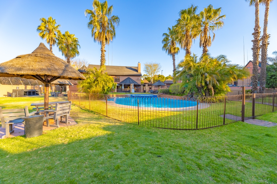 1 Bedroom Property for Sale in Magaliessig Gauteng
