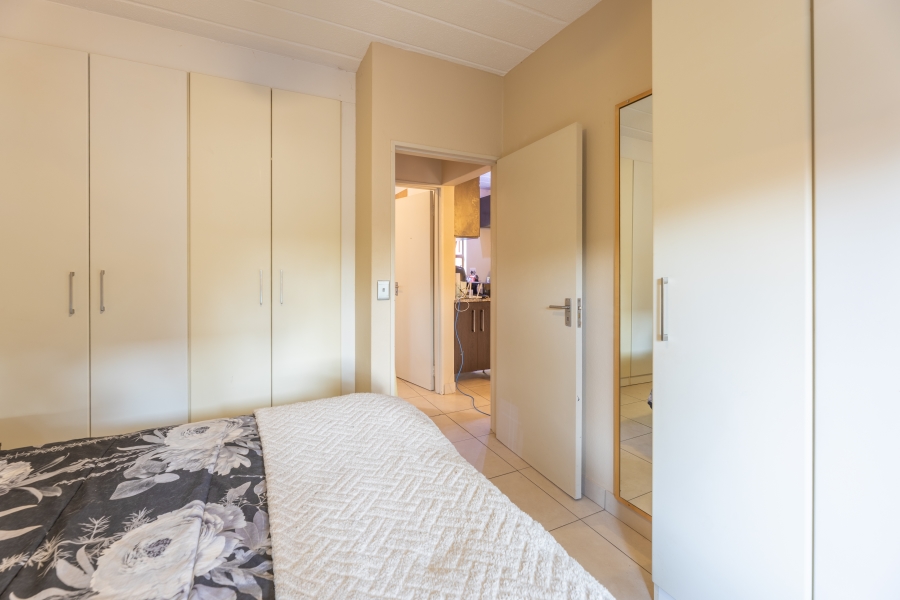 1 Bedroom Property for Sale in Magaliessig Gauteng