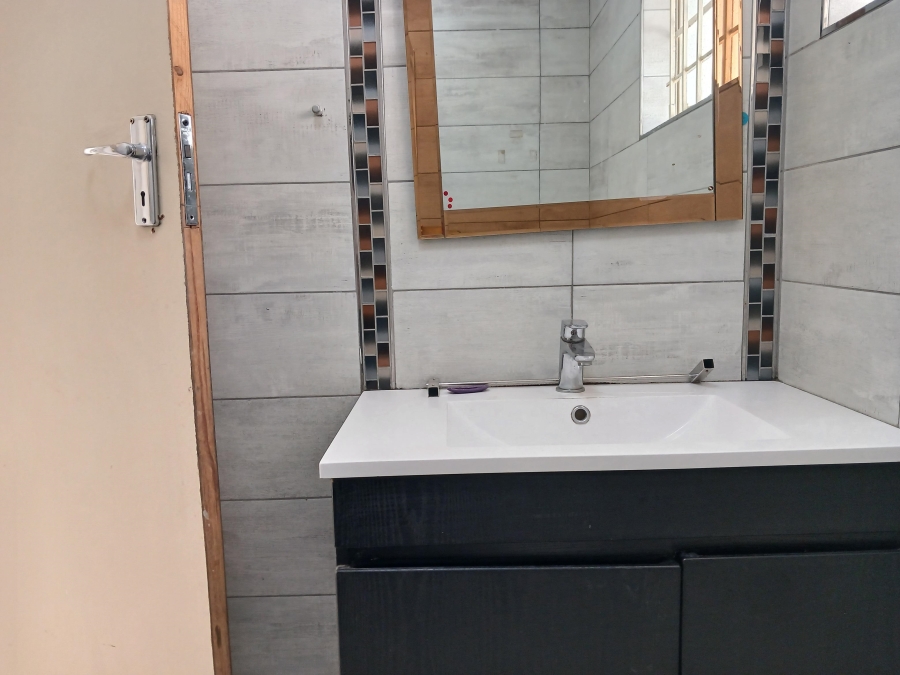 To Let 1 Bedroom Property for Rent in Bloubosrand Gauteng
