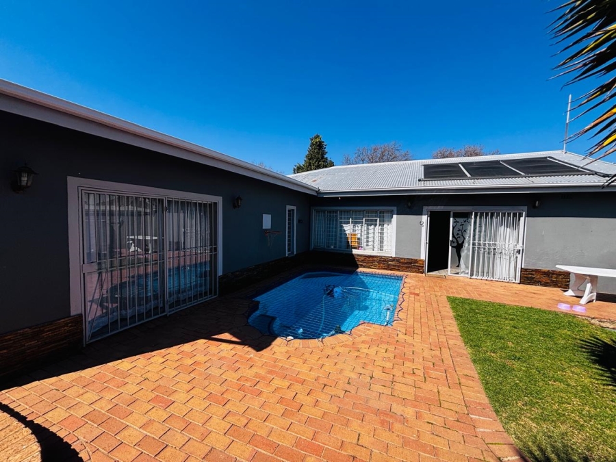4 Bedroom Property for Sale in Krugersdorp North Gauteng