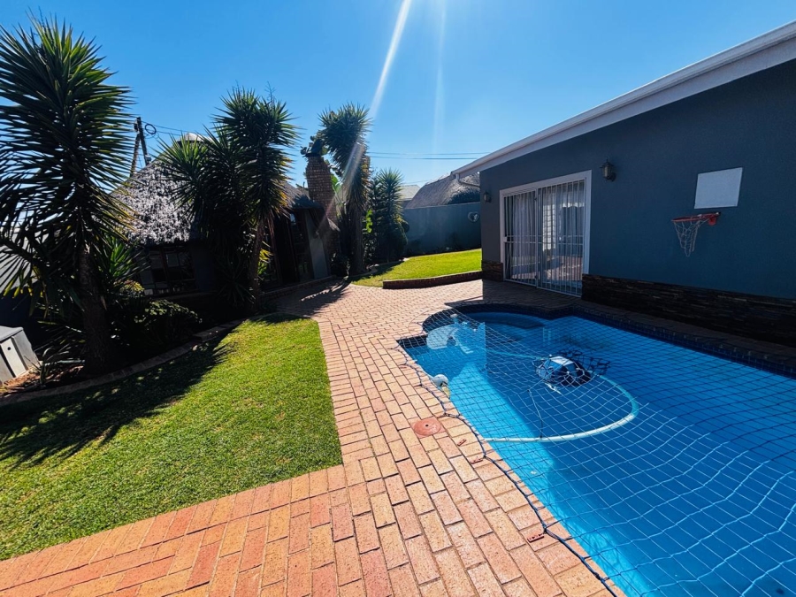 4 Bedroom Property for Sale in Krugersdorp North Gauteng