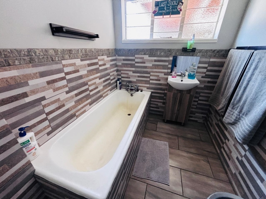 4 Bedroom Property for Sale in Krugersdorp North Gauteng