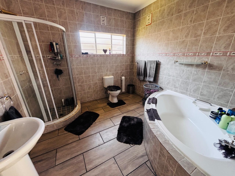 4 Bedroom Property for Sale in Krugersdorp North Gauteng