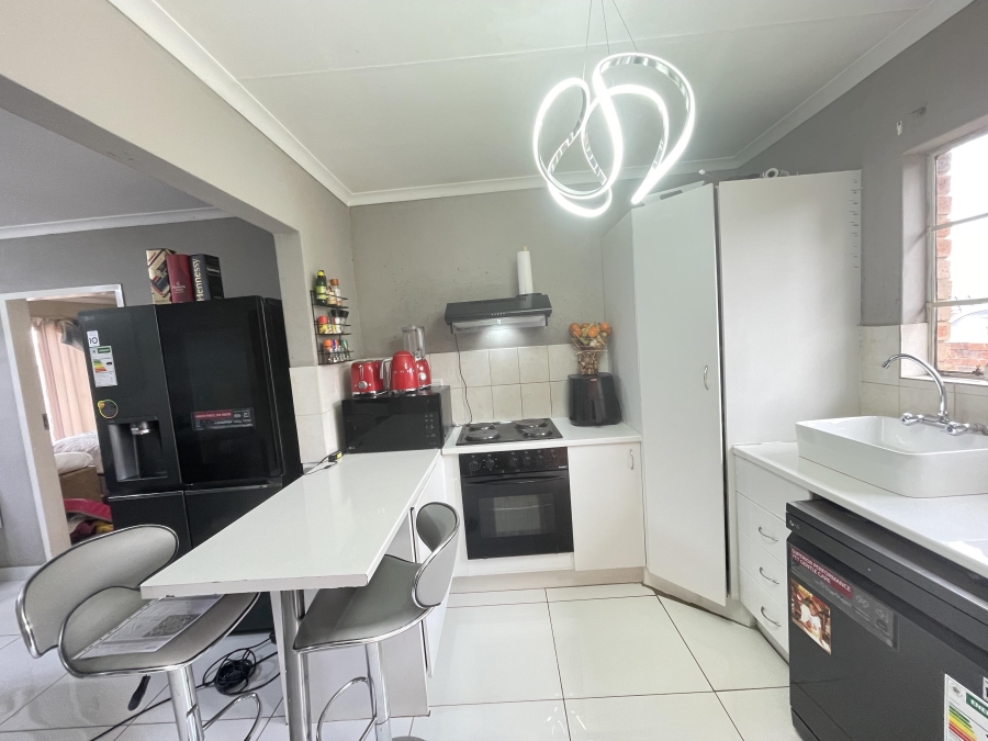 3 Bedroom Property for Sale in Noordwyk Gauteng