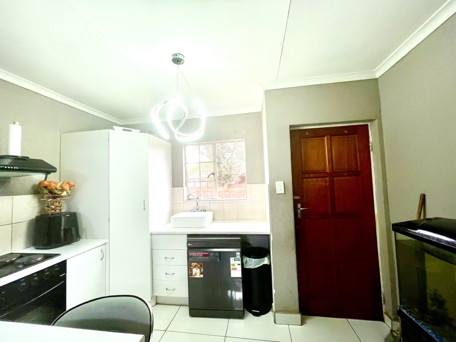3 Bedroom Property for Sale in Noordwyk Gauteng