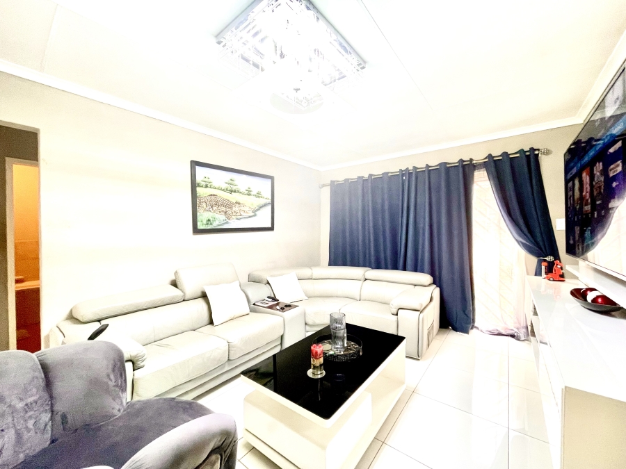 3 Bedroom Property for Sale in Noordwyk Gauteng