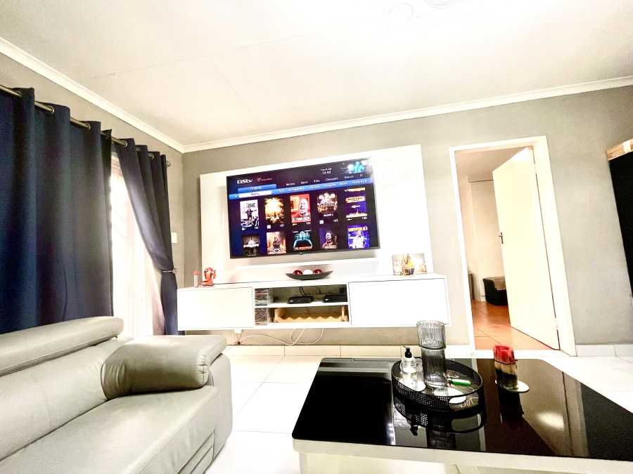 3 Bedroom Property for Sale in Noordwyk Gauteng