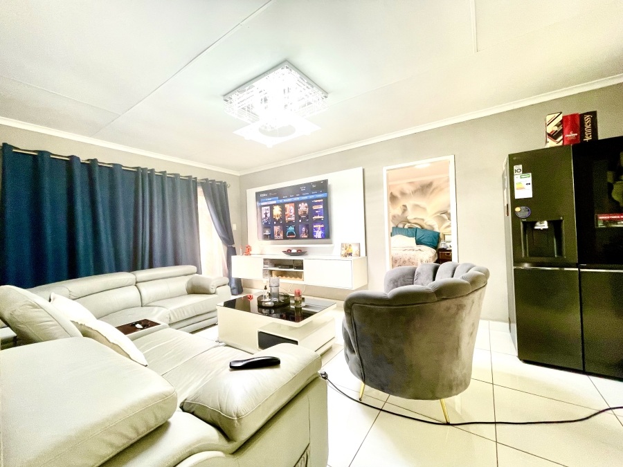3 Bedroom Property for Sale in Noordwyk Gauteng