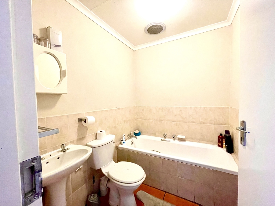 3 Bedroom Property for Sale in Noordwyk Gauteng