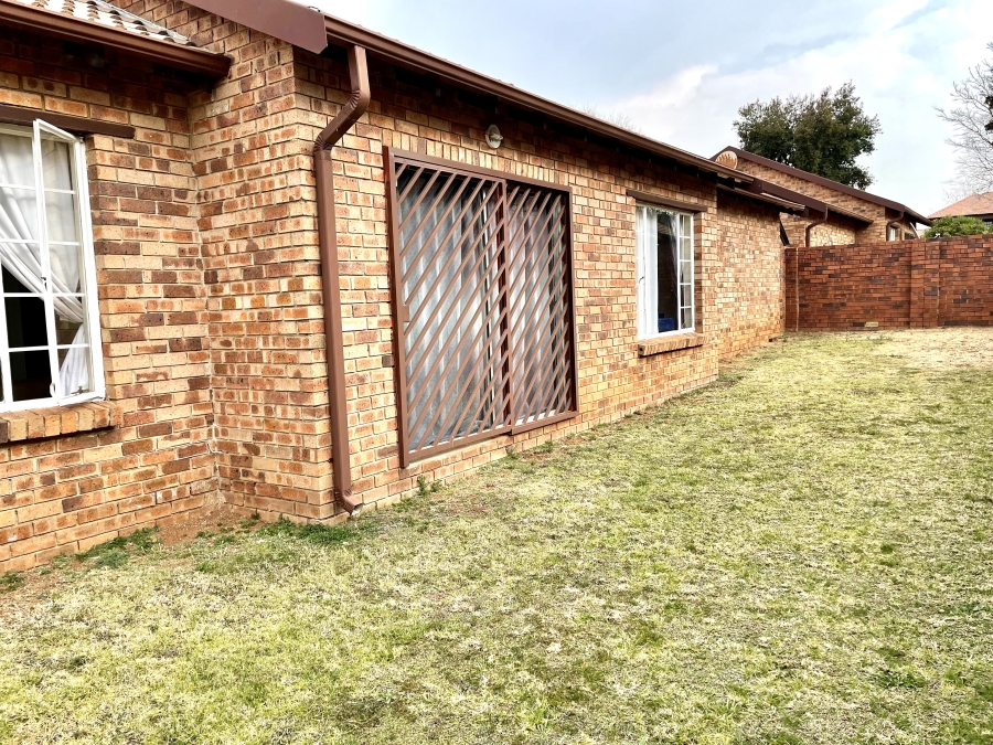 3 Bedroom Property for Sale in Noordwyk Gauteng