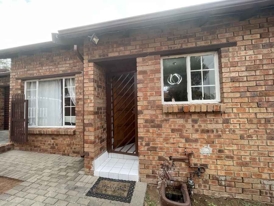 3 Bedroom Property for Sale in Noordwyk Gauteng