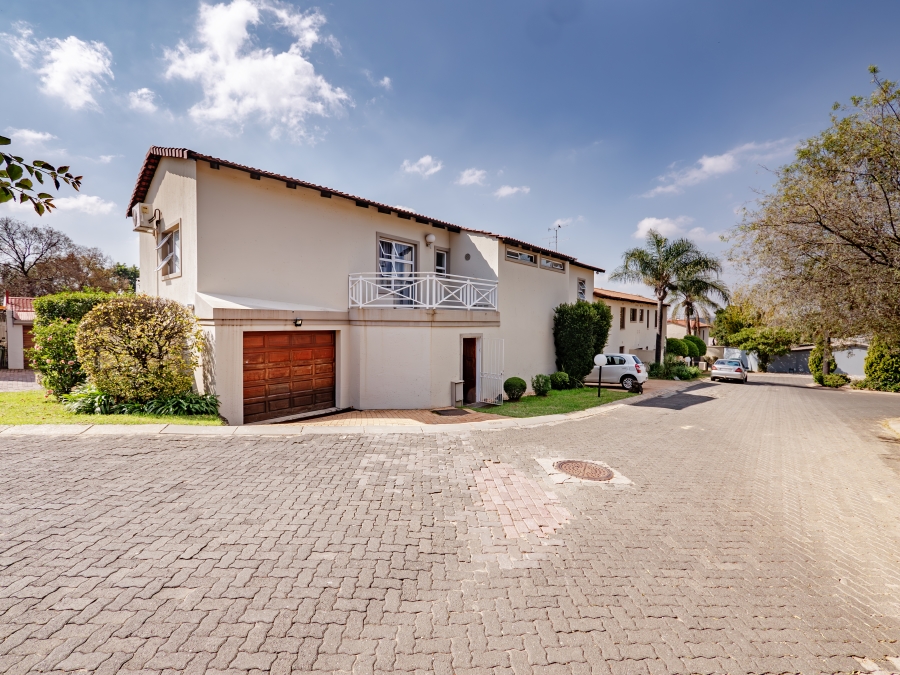 5 Bedroom Property for Sale in Sandhurst Gauteng