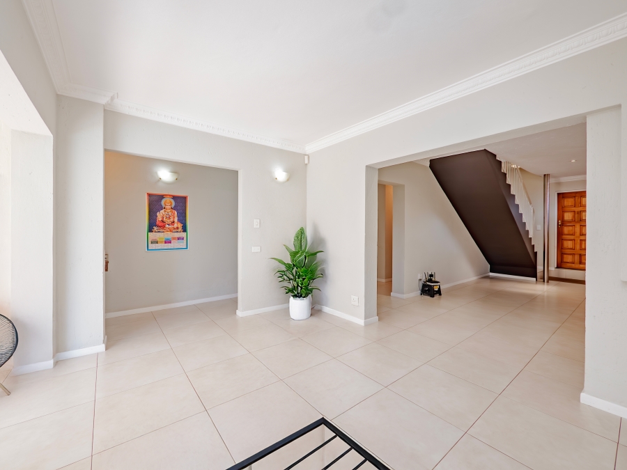 5 Bedroom Property for Sale in Sandhurst Gauteng
