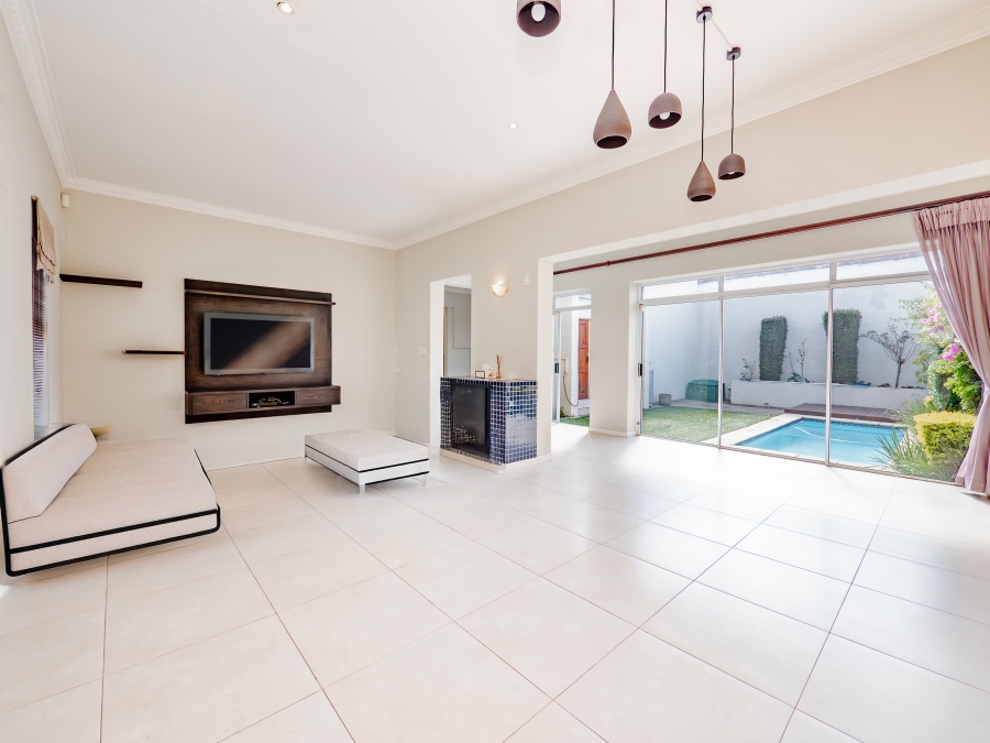 5 Bedroom Property for Sale in Sandhurst Gauteng
