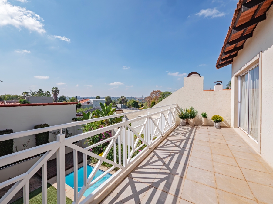 5 Bedroom Property for Sale in Sandhurst Gauteng
