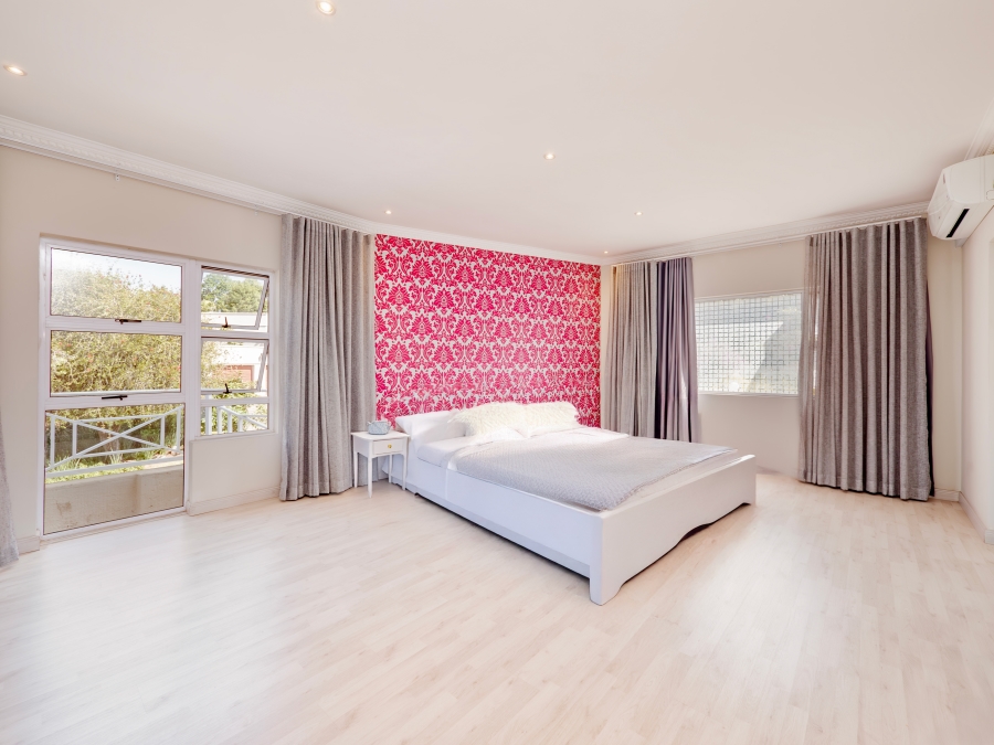 5 Bedroom Property for Sale in Sandhurst Gauteng