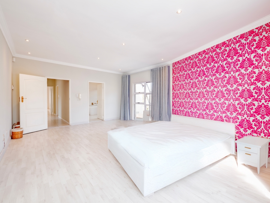 5 Bedroom Property for Sale in Sandhurst Gauteng
