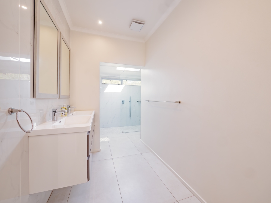 5 Bedroom Property for Sale in Sandhurst Gauteng