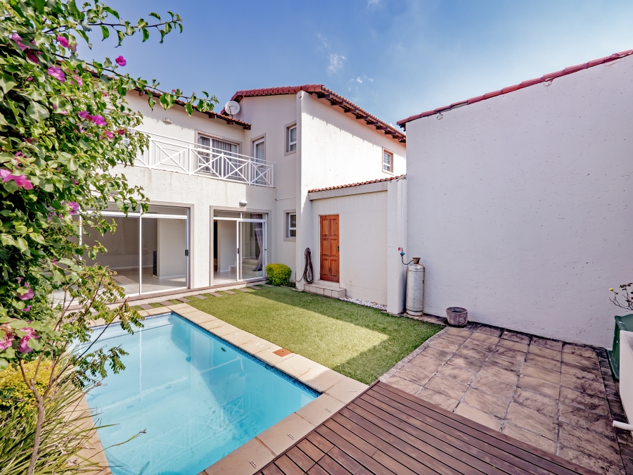 5 Bedroom Property for Sale in Sandhurst Gauteng