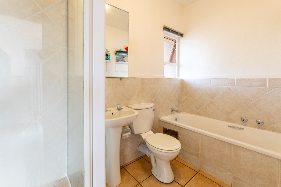 2 Bedroom Property for Sale in Douglasdale Gauteng