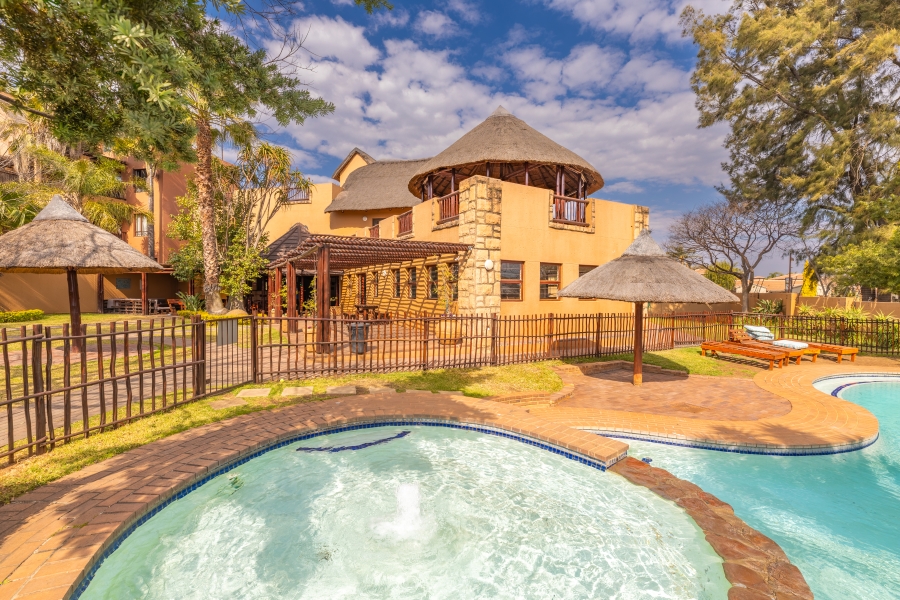 2 Bedroom Property for Sale in Douglasdale Gauteng