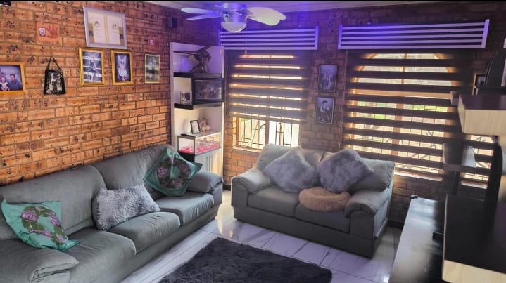 4 Bedroom Property for Sale in Brackenhurst Gauteng