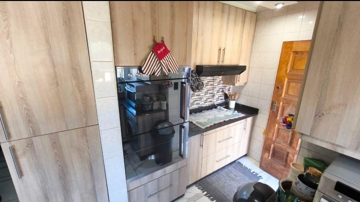 4 Bedroom Property for Sale in Brackenhurst Gauteng