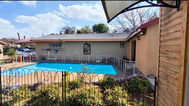 4 Bedroom Property for Sale in Brackenhurst Gauteng