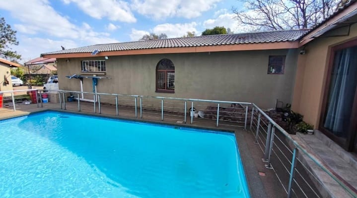 4 Bedroom Property for Sale in Brackenhurst Gauteng