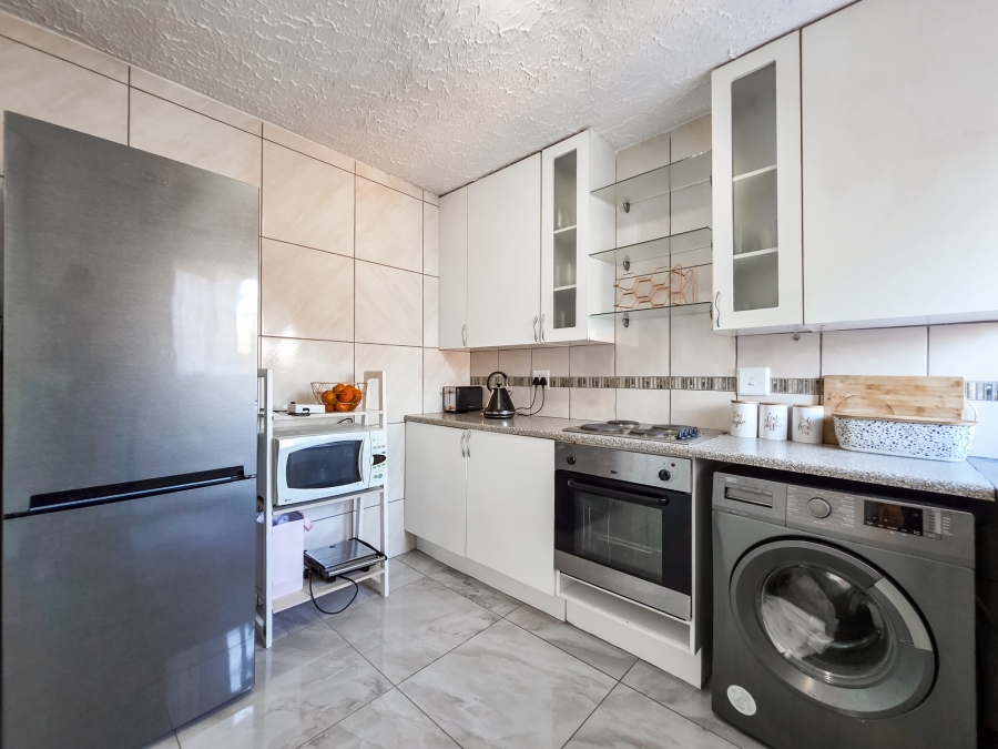 3 Bedroom Property for Sale in Garsfontein Gauteng