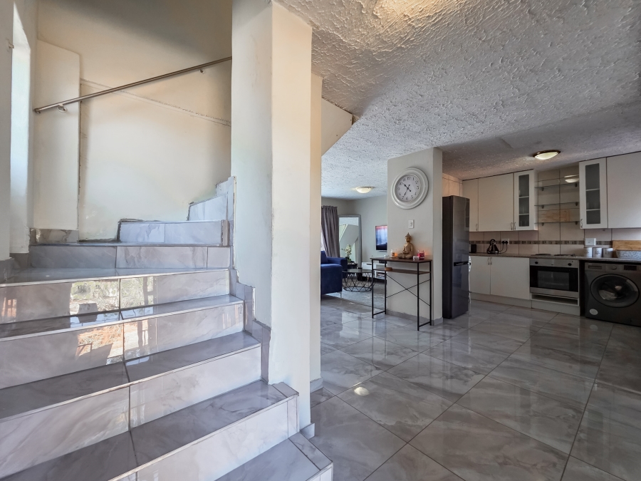 3 Bedroom Property for Sale in Garsfontein Gauteng