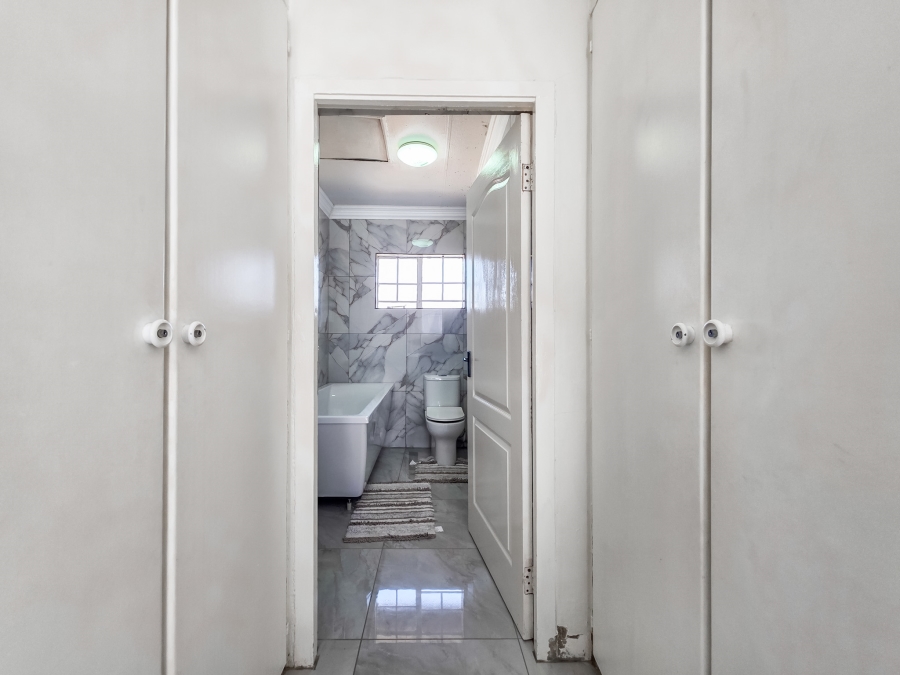 3 Bedroom Property for Sale in Garsfontein Gauteng