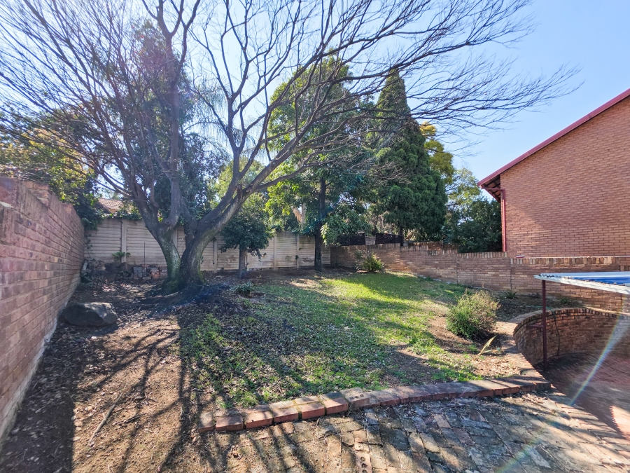 3 Bedroom Property for Sale in Garsfontein Gauteng