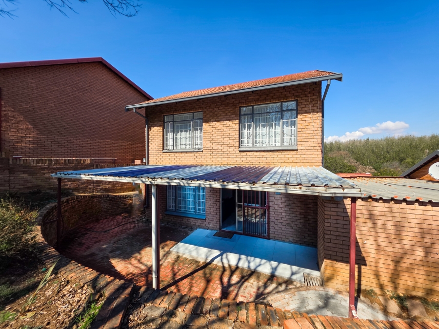 3 Bedroom Property for Sale in Garsfontein Gauteng